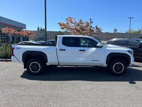 Certified 2024 Toyota Tacoma TRD Off-Road AWD/4WD image 6