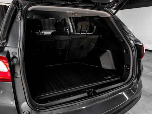 Used 2020 Chevrolet Equinox LS w/ LPO, Floor Liner Package FWD image 56