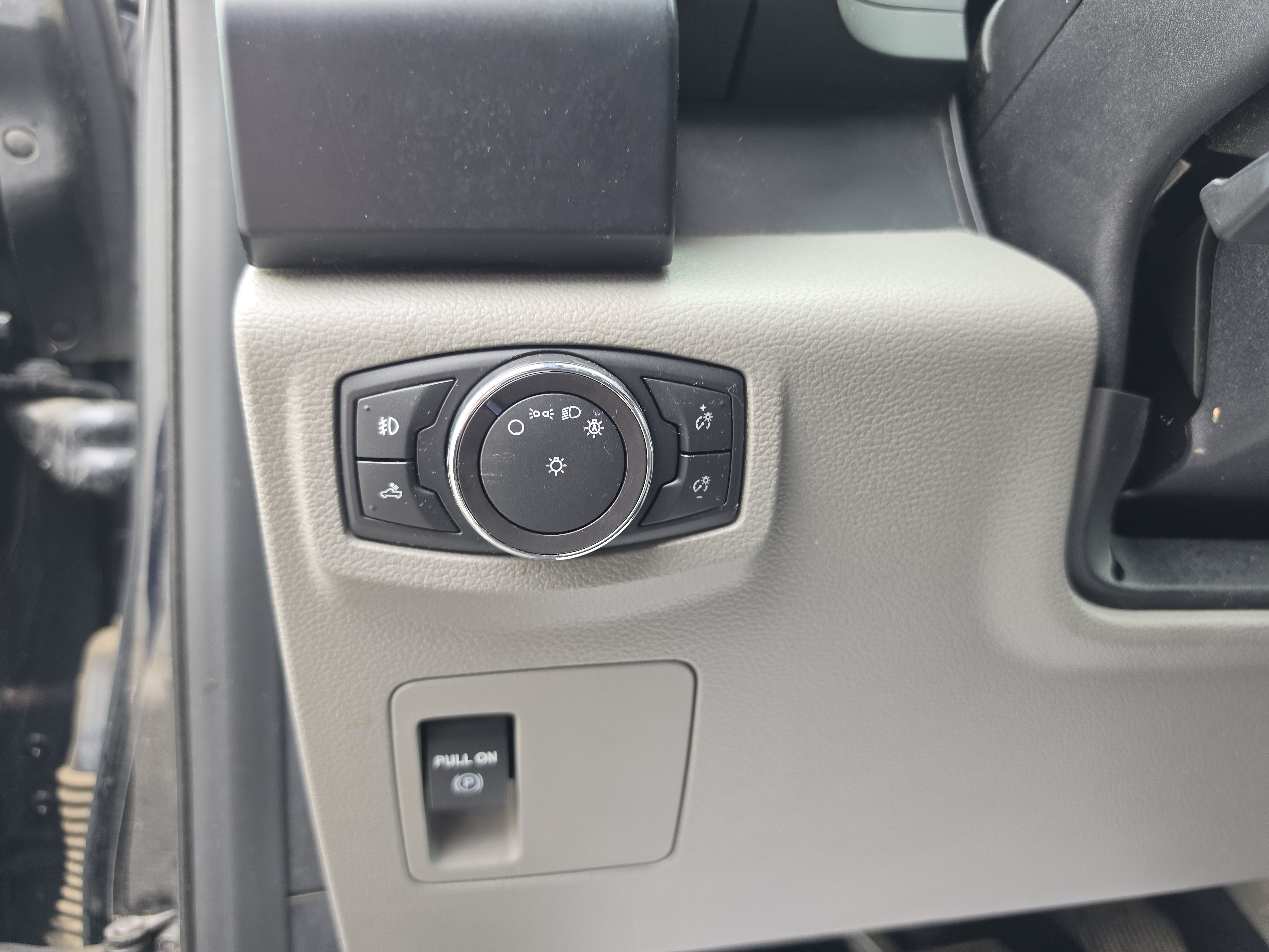 Used 2018 Ford F150 XL w/ Equipment Group 101A Mid AWD/4WD image 17