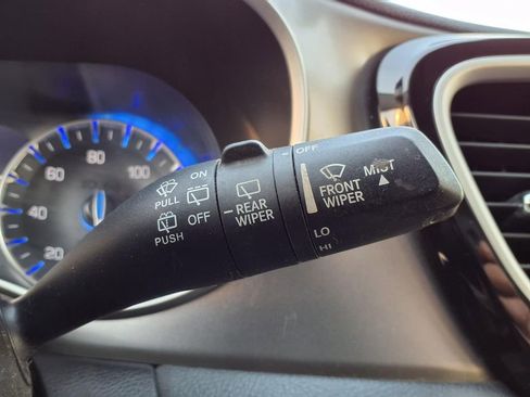 Used 2021 Chrysler Pacifica Touring-L image 22