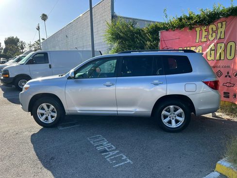 Used 2010 Toyota Highlander 2WD w/ Extra Value Pkg 2 image 6
