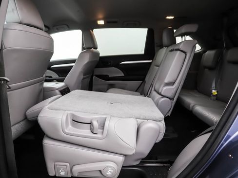 Used 2016 Toyota Highlander Plus image 24