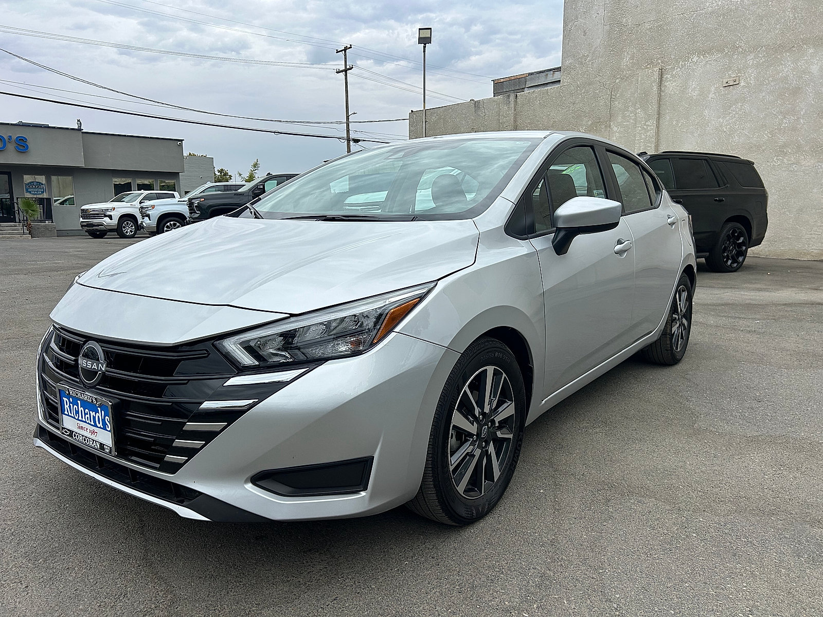 Used 2025 Nissan Versa SV FWD image 7