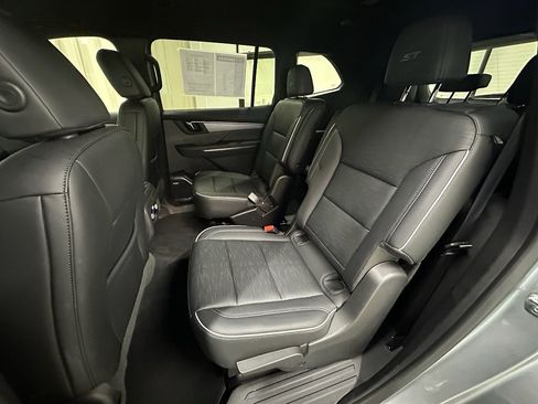 Certified 2025 Buick Enclave Sport Touring image 26