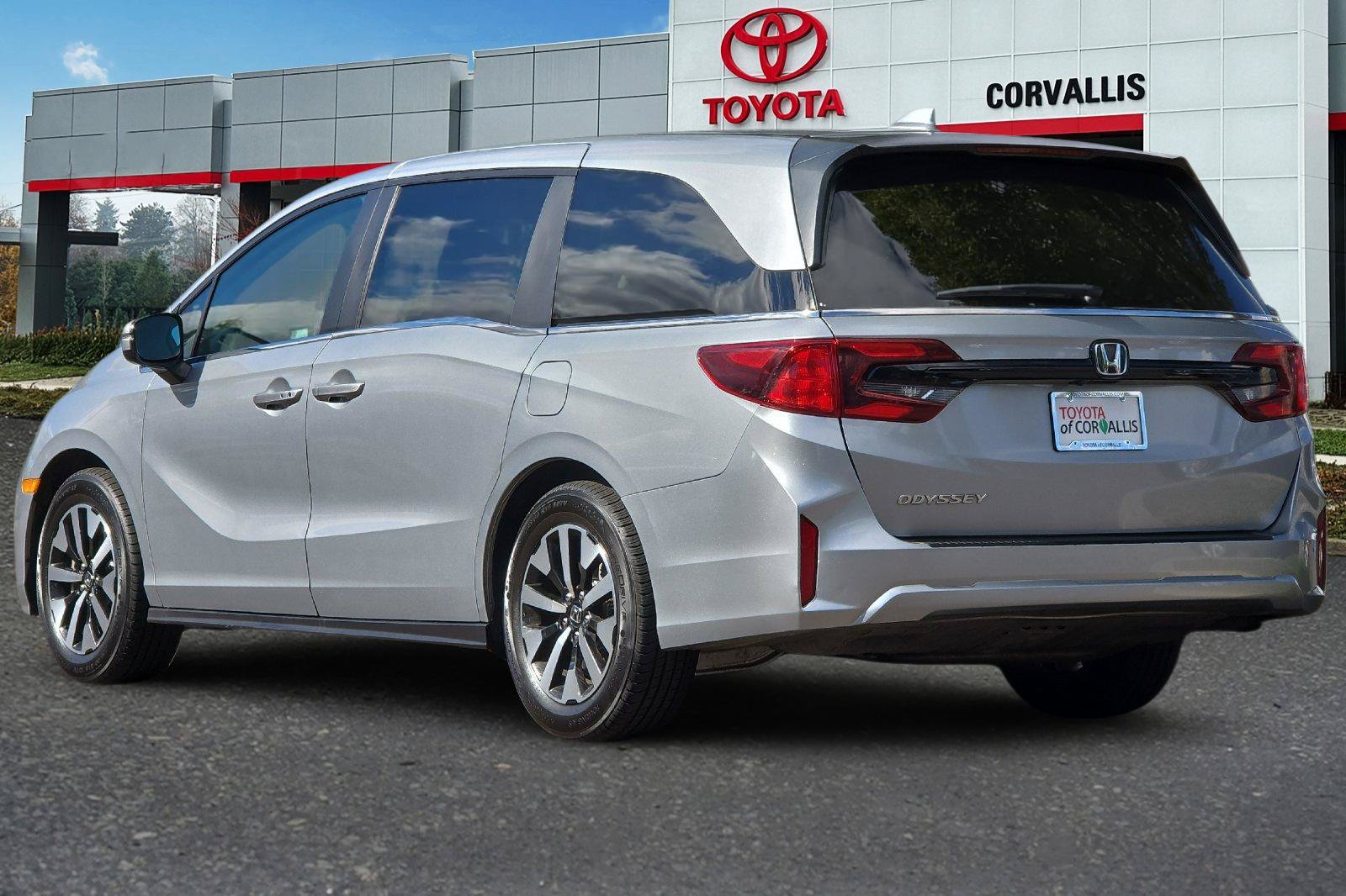 Used 2025 Honda Odyssey EX-L image 6