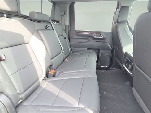 New 2026 GMC Sierra 2500 SLT w/ SLT Premium Package image 18