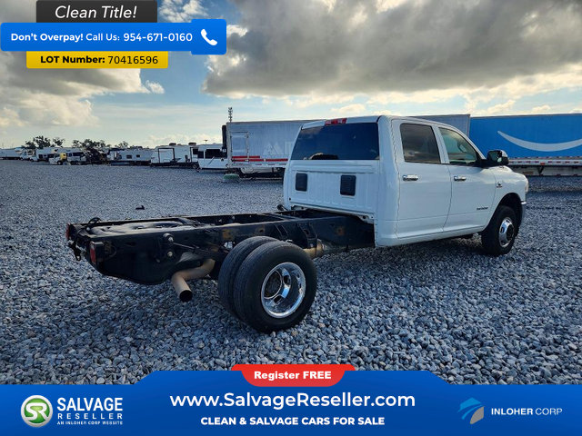 Used 2022 RAM 3500 Tradesman w/ Chrome Appearance Group AWD/4WD image 4