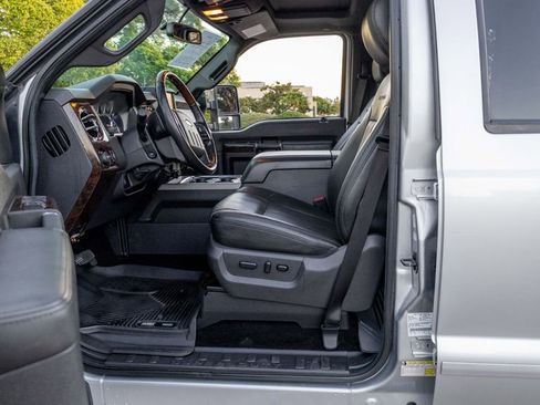 Used 2015 Ford F250 Platinum w/ FX4 Off-Road Package image 25