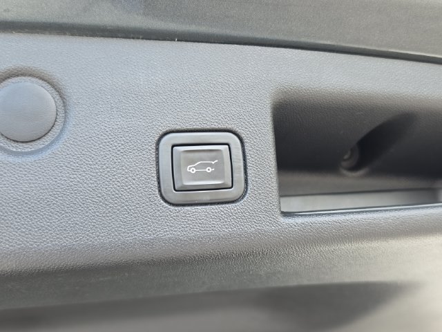 Used 2021 Chevrolet Equinox LT FWD image 11