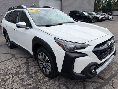 Used 2025 Subaru Outback Touring AWD/4WD image 2