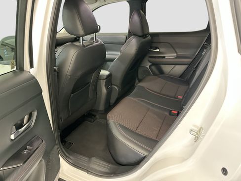 Used 2025 Nissan Kicks SR AWD/4WD image 28
