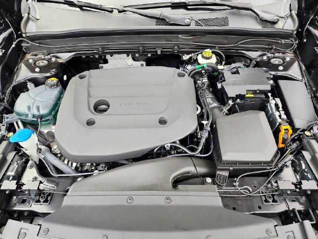 New 2026 Volvo XC40 B5 Core w/ Protection Package Premier AWD/4WD image 34