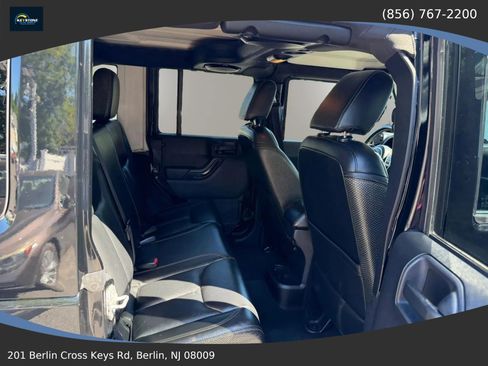 Used 2014 Jeep Wrangler Unlimited Sahara AWD/4WD image 14