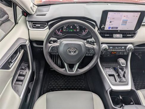Used 2025 Toyota RAV4 XLE Premium image 17