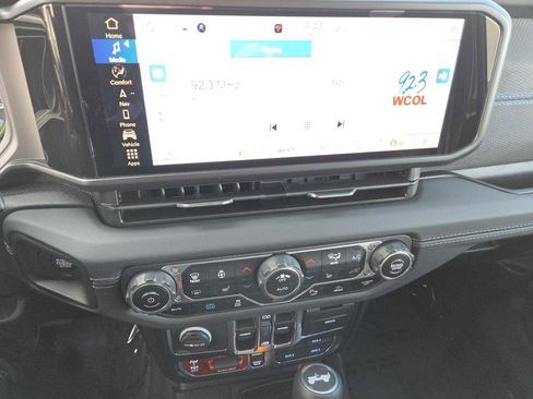 Used 2024 Jeep Wrangler Unlimited Rubicon 4xe AWD/4WD image 22