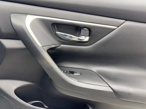 Used 2016 Nissan Altima 2.5 S w/ Power Driver Seat Package FWD image 40
