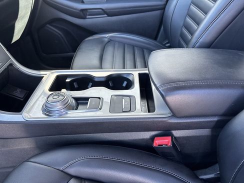 Used 2024 Ford Edge SEL w/ Convenience Package image 20