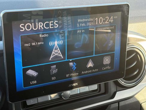 Used 2019 Toyota Tacoma SR5 AWD/4WD image 19