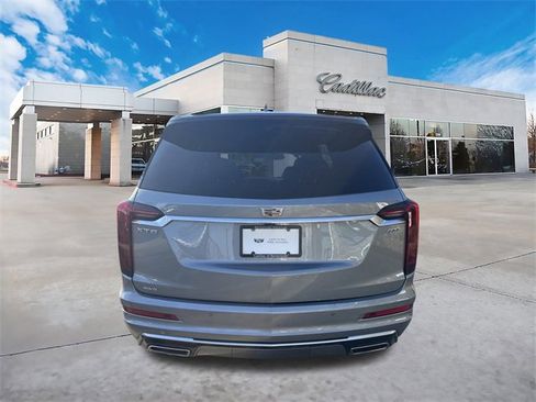 Certified 2025 Cadillac XT6 Premium Luxury image 4