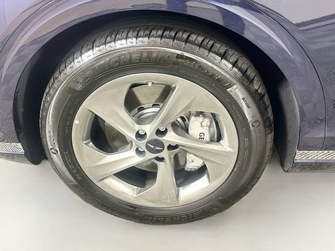 Certified 2026 Genesis GV70 2.5T Select AWD/4WD image 32