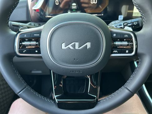 New 2026 Kia Carnival EX FWD image 25