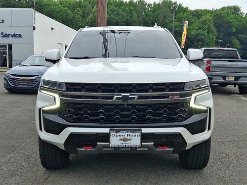Used 2021 Chevrolet Tahoe Z71 w/ Luxury Package AWD/4WD image 2