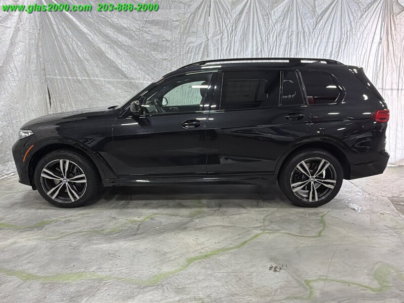 Used 2022 BMW X7 xDrive40i w/ M Sport Package AWD/4WD image 13