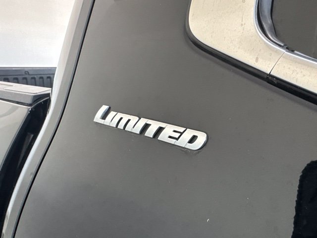 Used 2024 Toyota Tundra Limited w/ Power Package AWD/4WD image 8