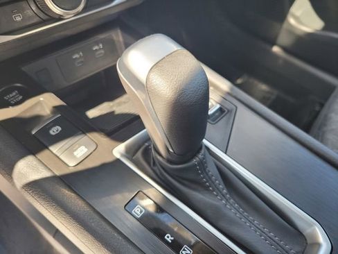 Certified 2025 Nissan Kicks SV FWD image 20