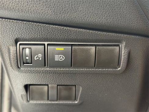 Certified 2025 Toyota Corolla Cross LE image 18