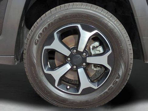 Used 2022 Jeep Renegade Trailhawk image 11