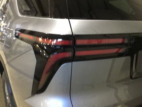 New 2026 Chevrolet Traverse LT w/ LPO, Floor Liner Package image 17