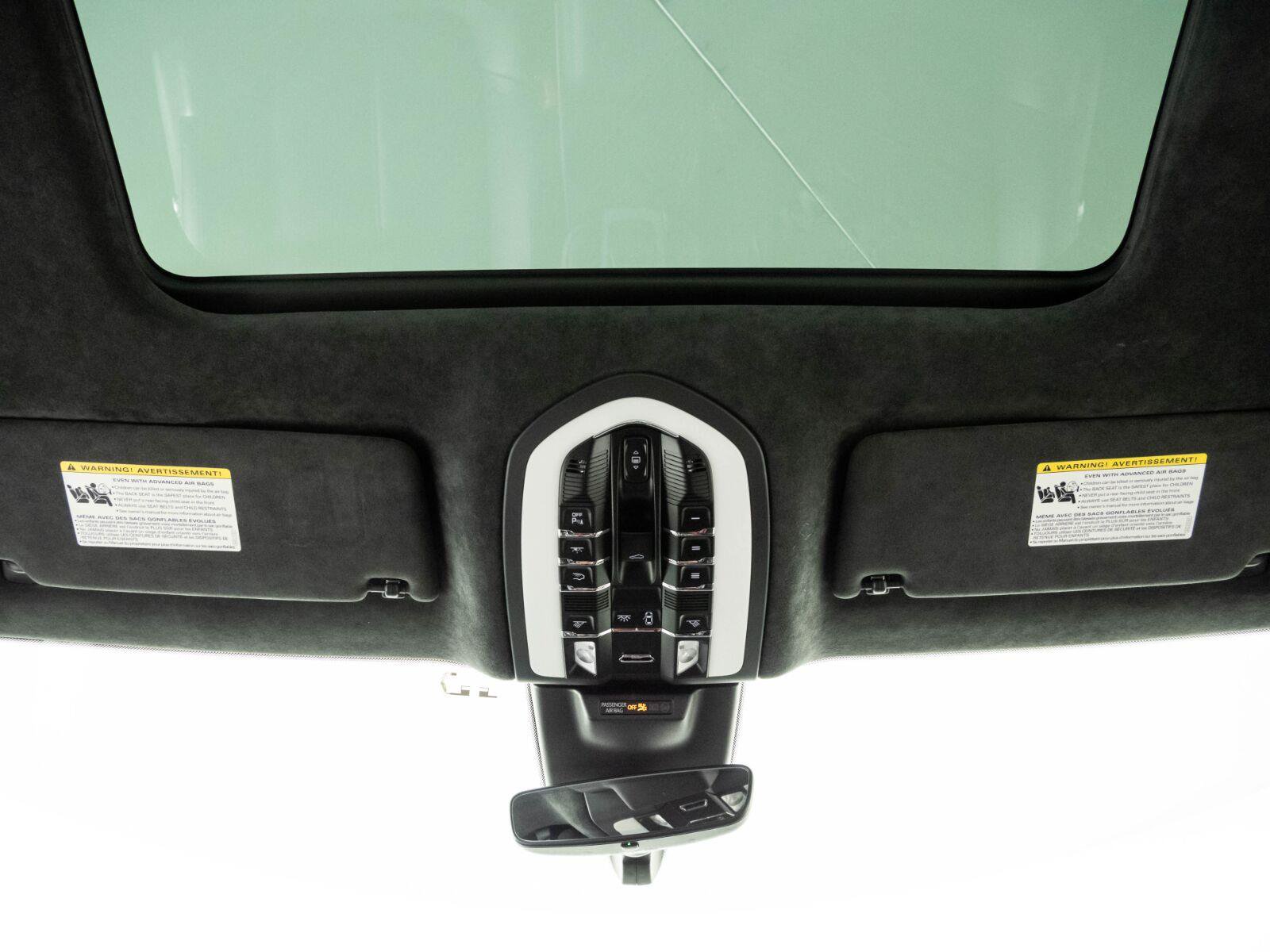 Used 2021 Porsche Macan Turbo AWD/4WD image 19