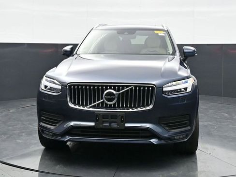 Used 2022 Volvo XC90 T5 Momentum w/ Climate Package image 2