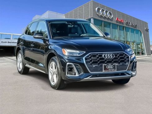 Used 2023 Audi Q5 e Premium Plus w/ Premium Plus Package image 3