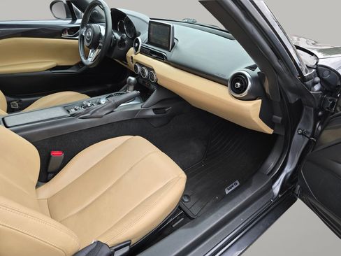Used 2016 MAZDA MX-5 Miata Grand Touring RWD image 31