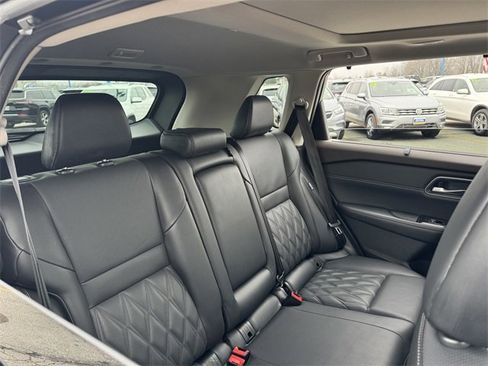 Used 2022 Nissan Rogue Platinum w/ Head-Up Display Package image 11