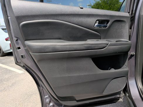 Used 2017 Honda Pilot Touring image 40