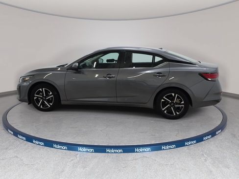 Used 2024 Nissan Sentra SV FWD image 9