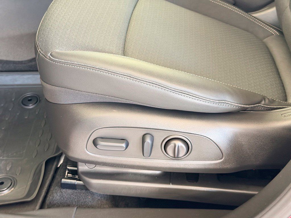 Used 2025 Buick Encore GX Preferred w/ Comfort Package FWD image 15