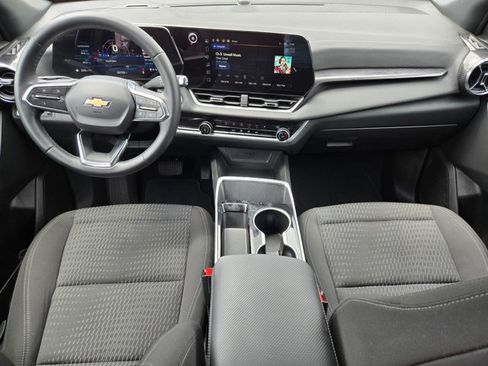 Used 2025 Chevrolet Equinox LT FWD image 16