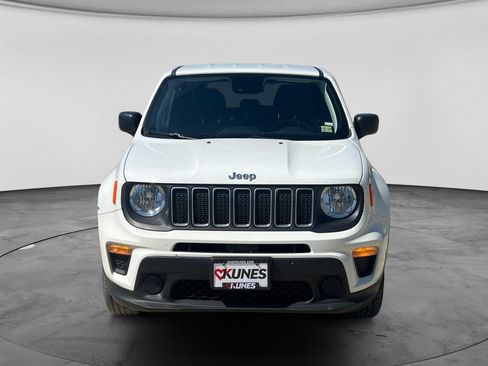 Used 2023 Jeep Renegade Latitude AWD/4WD image 4