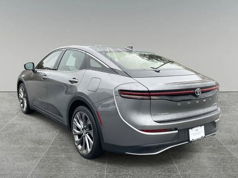 Used 2024 Toyota Crown Limited image 3