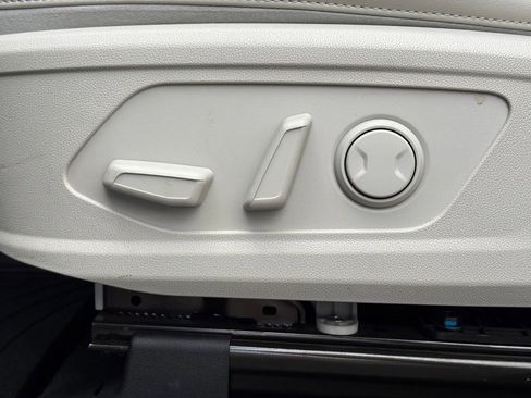 Certified 2023 Kia Sorento SX image 11