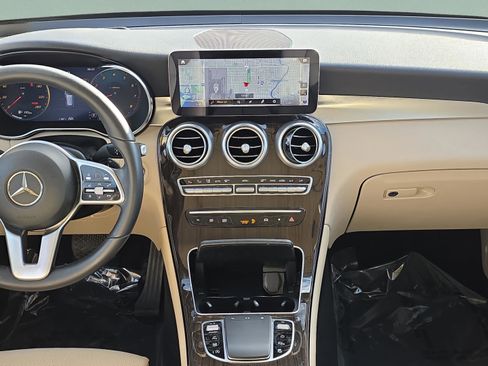 Used 2022 Mercedes-Benz GLC 300 image 12