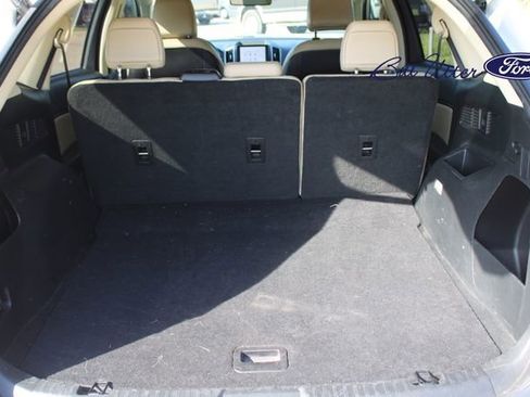 Certified 2022 Ford Edge SEL w/ Convenience Package image 10