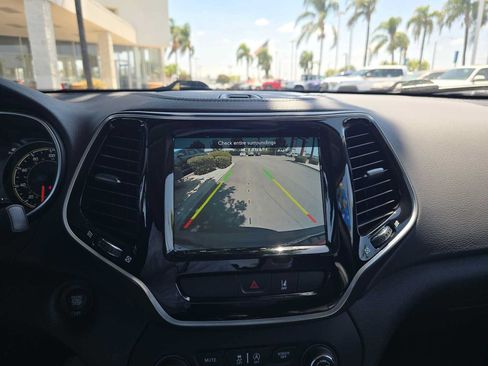 Used 2022 Jeep Cherokee Limited AWD/4WD image 29