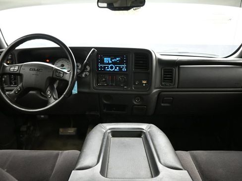 Used 2003 GMC Sierra 2500 SLE w/ Snow Plow Prep Package AWD/4WD image 12