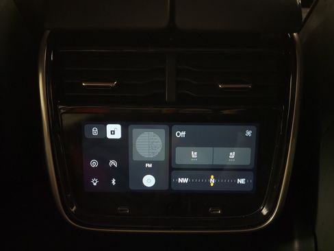 Used 2024 Rivian R1S Adventure AWD/4WD image 30