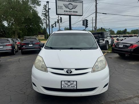 Used 2010 Toyota Sienna LE FWD image 10